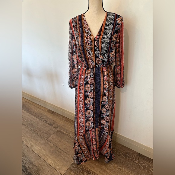 Venus NWT SZ 10 Boho Multicolor Paisley Maxi Dress with belt - Picture 3 of 8